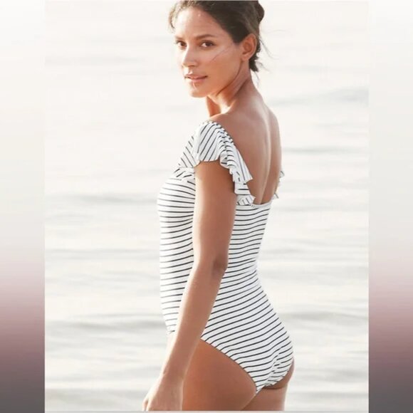 Vince Camuto Blossom Stripe One Piece Swimsuit | Size 6 | NWOT 🌺 - Picture 9 of 10